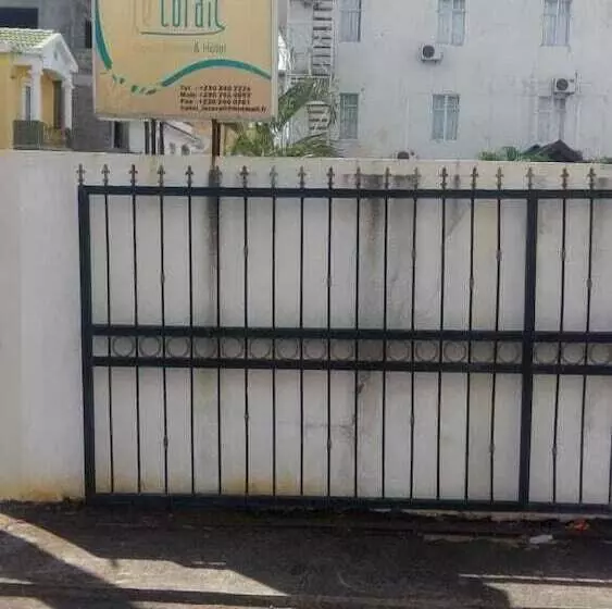 هتل Hôtel Le Corail