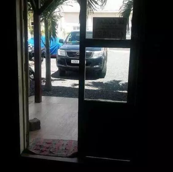 هتل Hôtel Le Corail