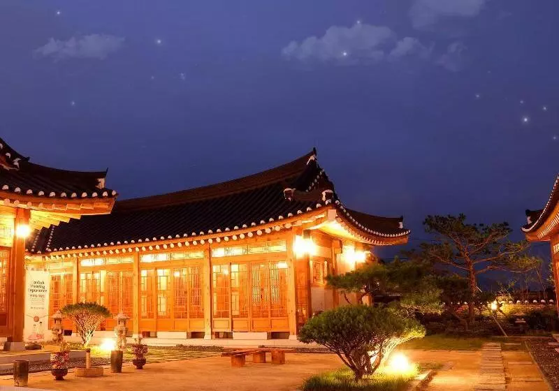 Hotelli Hwangnamkwan Hanok Guesthouse
