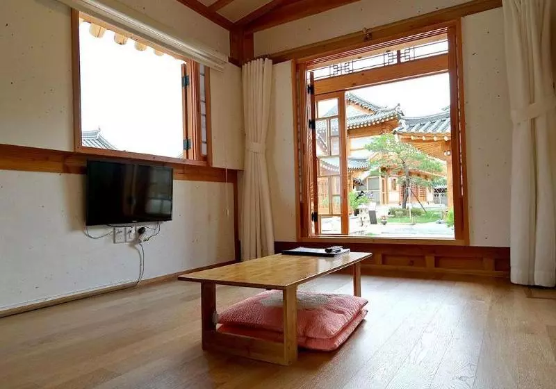 Hotelli Hwangnamkwan Hanok Guesthouse
