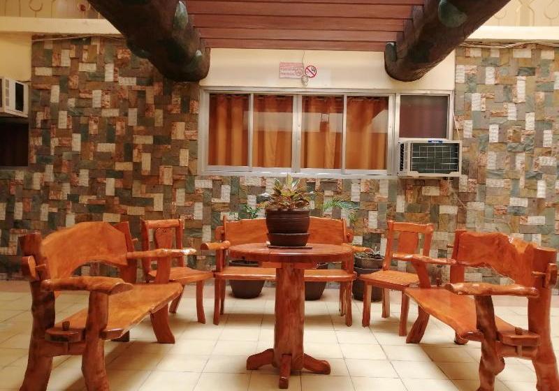 فندق Laoag Renzo