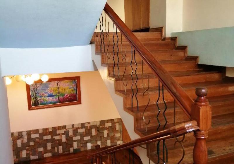 فندق Laoag Renzo