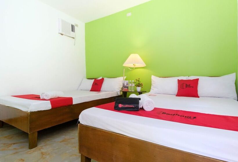 Hotel Reddoorz @ Governors Drive Coron