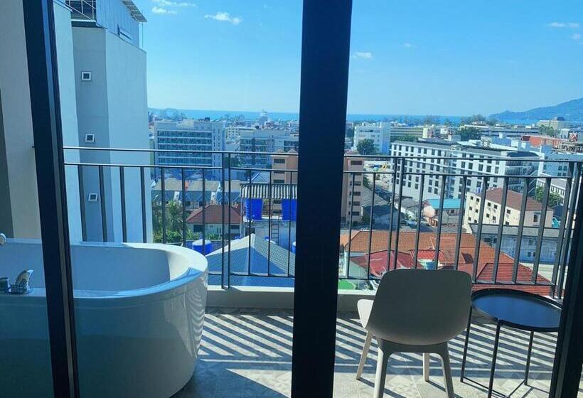 هتل Sky Wave Patong