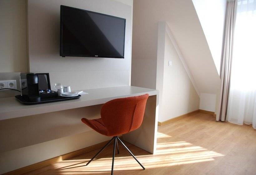 Отель Walldorf Suites Boutique