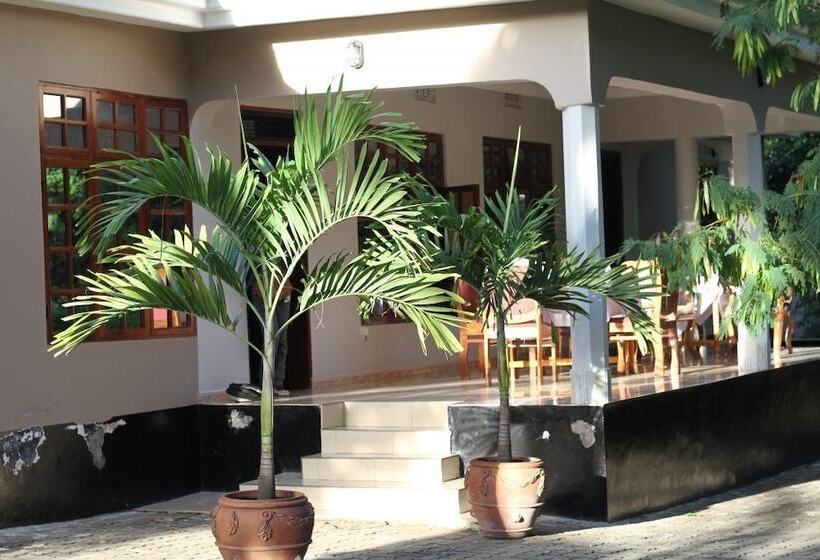 Pension Nyumbani Manor House