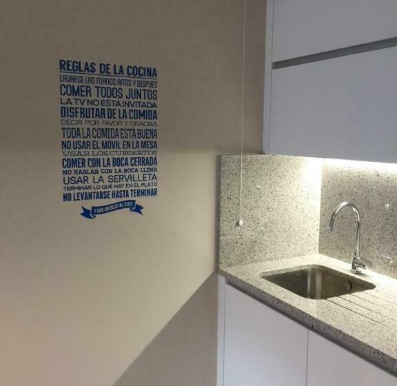 Port Bidassoa   T2 Coquet, Parking, Lit Xxl, Wifi, Près De La Gare