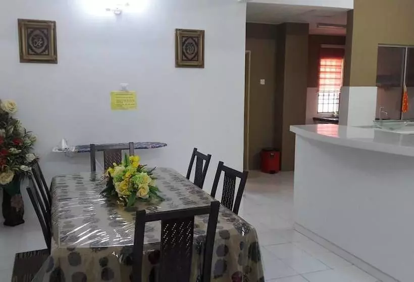 Kenanga Homestay Bukit Mahkota