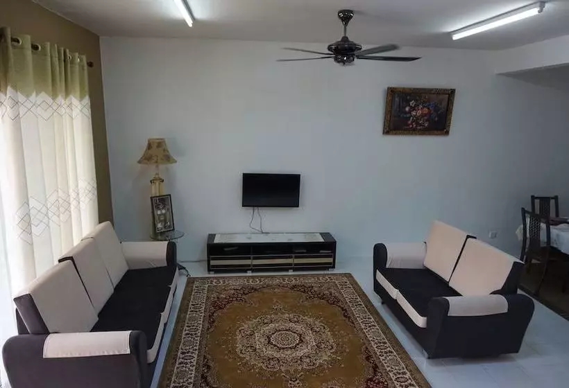 Kenanga Homestay Bukit Mahkota