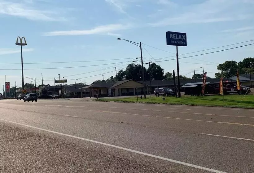 モーテル Relax Inn & Suites