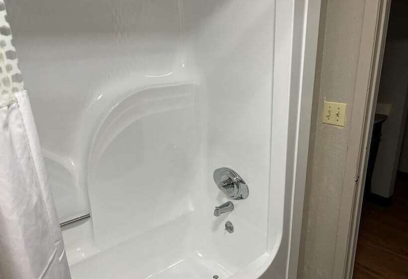 汽车旅馆 Relax Inn & Suites