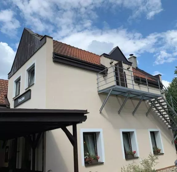 Majatalo Penzion & Restaurace U Vily