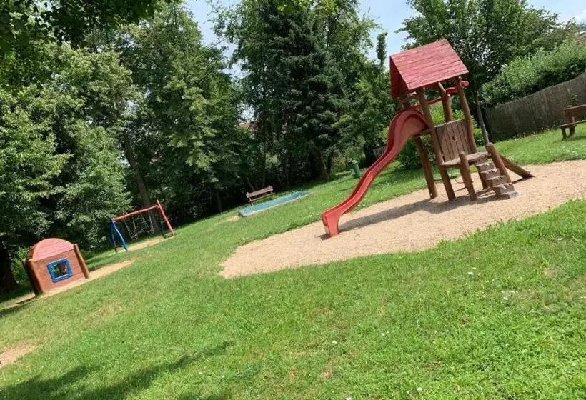 Majatalo Penzion & Restaurace U Vily