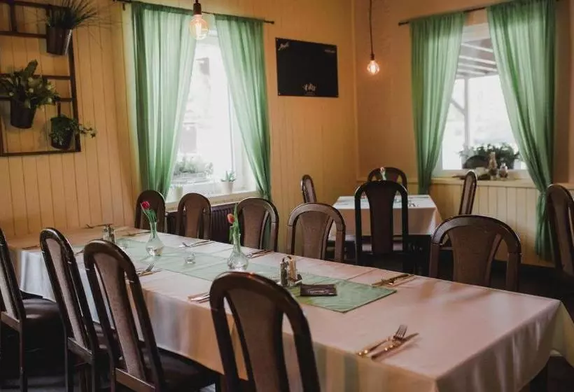 Majatalo Penzion & Restaurace U Vily