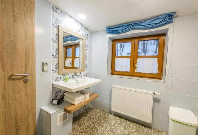 Majatalo Restaurace A Penzion Bludoveček