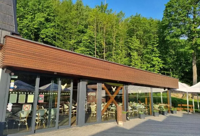 Majatalo Restaurace A Penzion Bludoveček