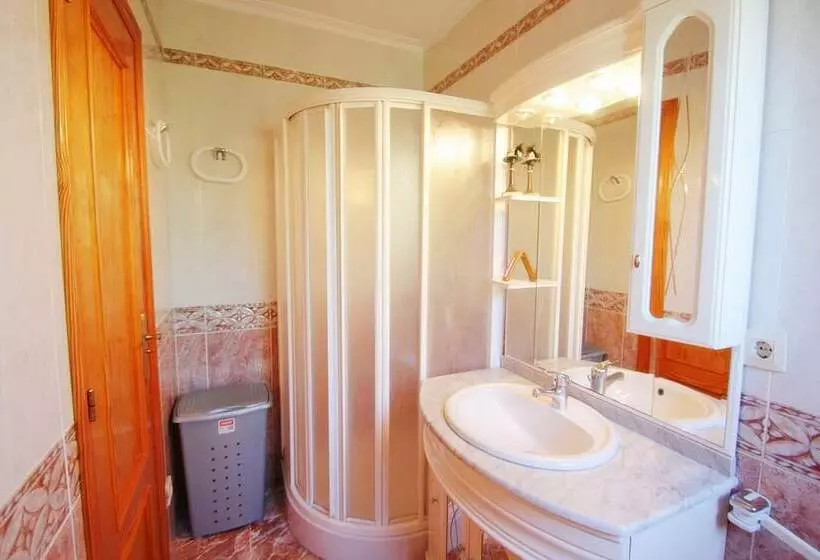 Pineda   Modern, Well Equipped Villa With Private Pool In Costa Blanca