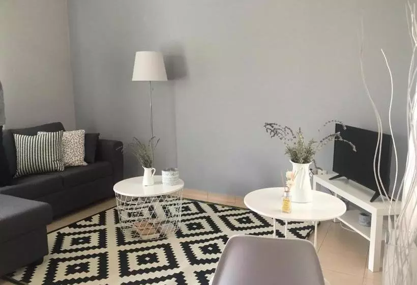 Helianthus Apartments