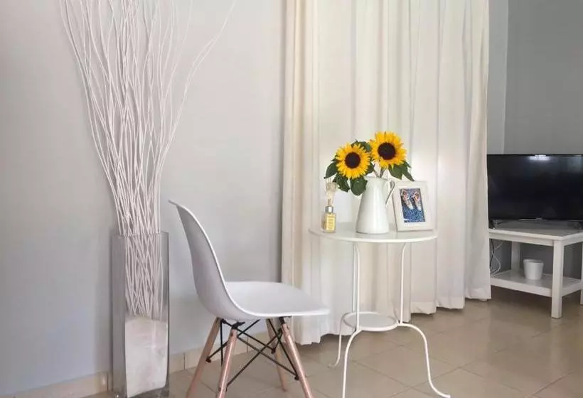 Helianthus Apartments