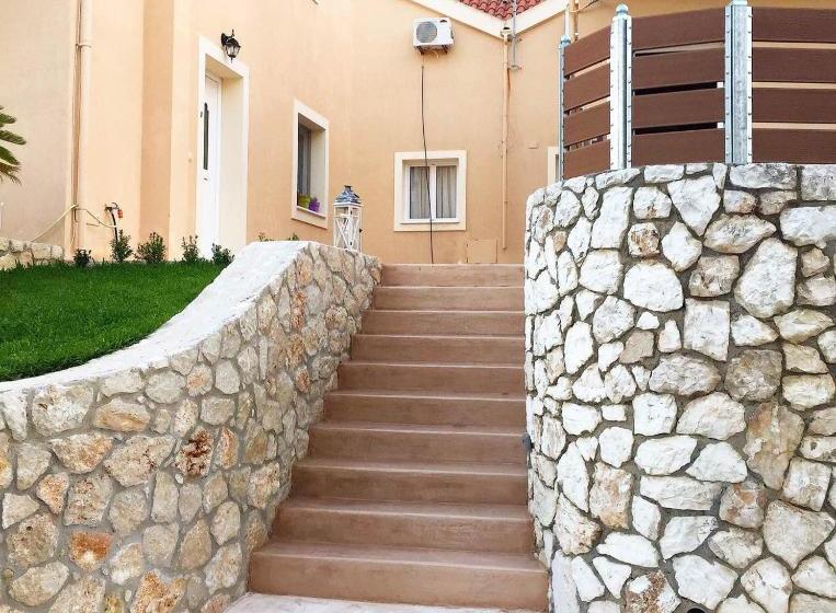 Helianthus Apartments