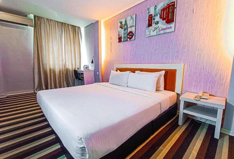 First Residence Hotel By Rvh