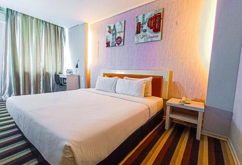 First Residence Hotel By Rvh