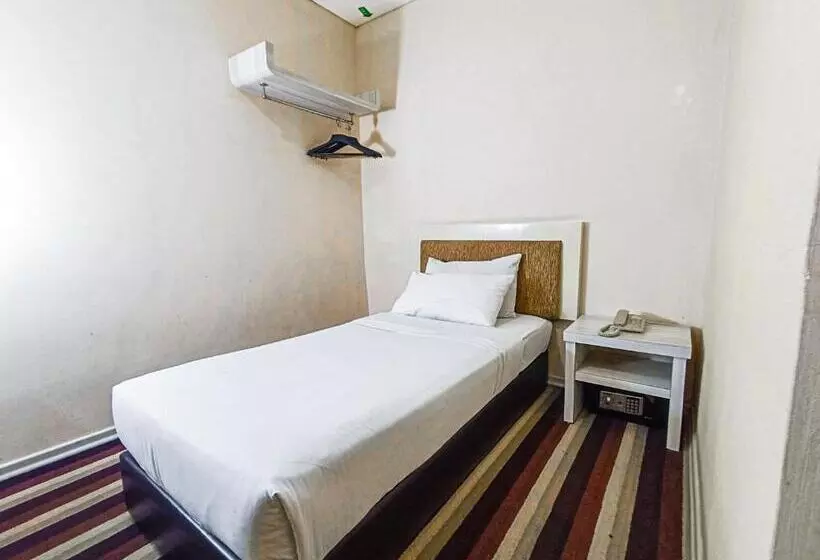 First Residence Hotel By Rvh