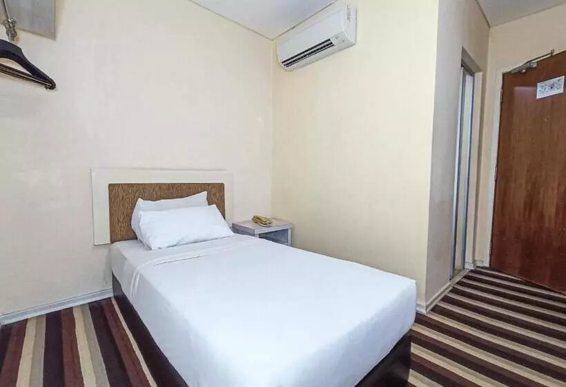 First Residence Hotel By Rvh