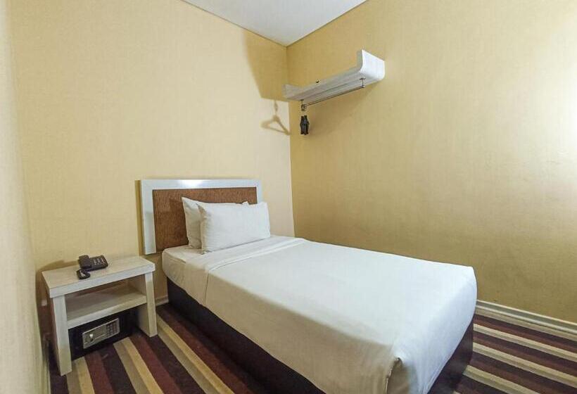 First Residence Hotel By Rvh