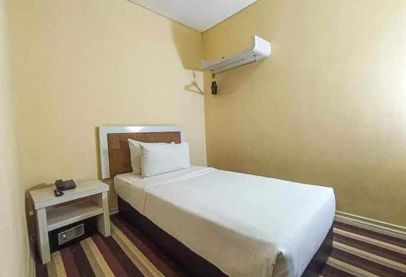 First Residence Hotel By Rvh