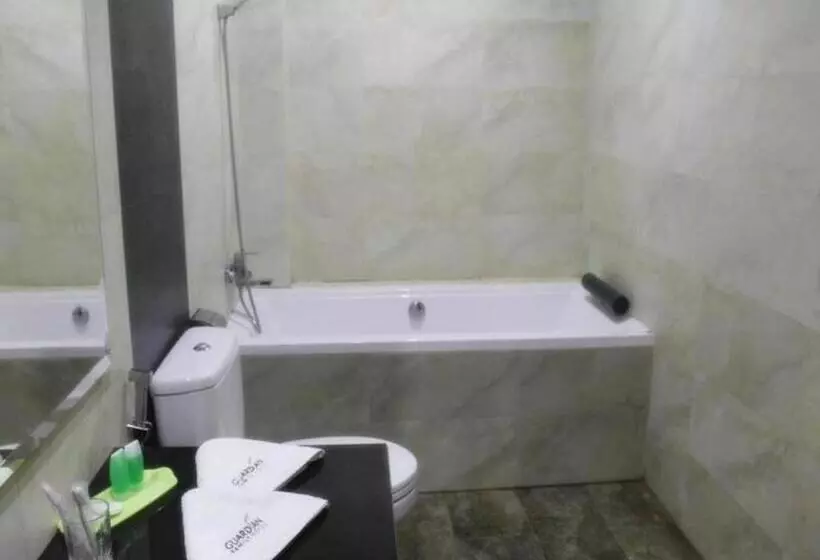 Hotelli Guardian Family