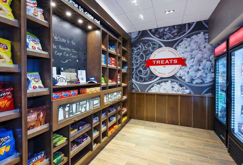 Отель Hampton Inn Cape Cod Canal