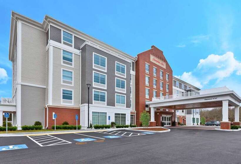 Отель Hampton Inn Cape Cod Canal