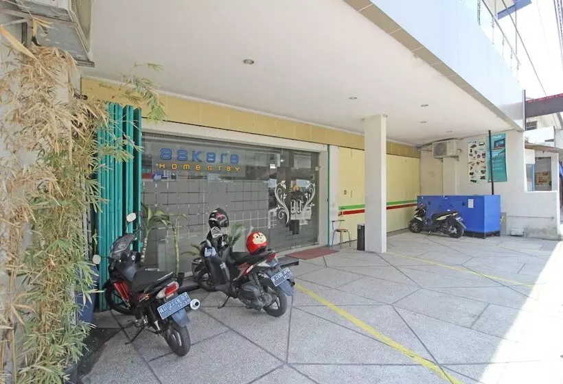 Hotelli Reddoorz Near Uns Solo