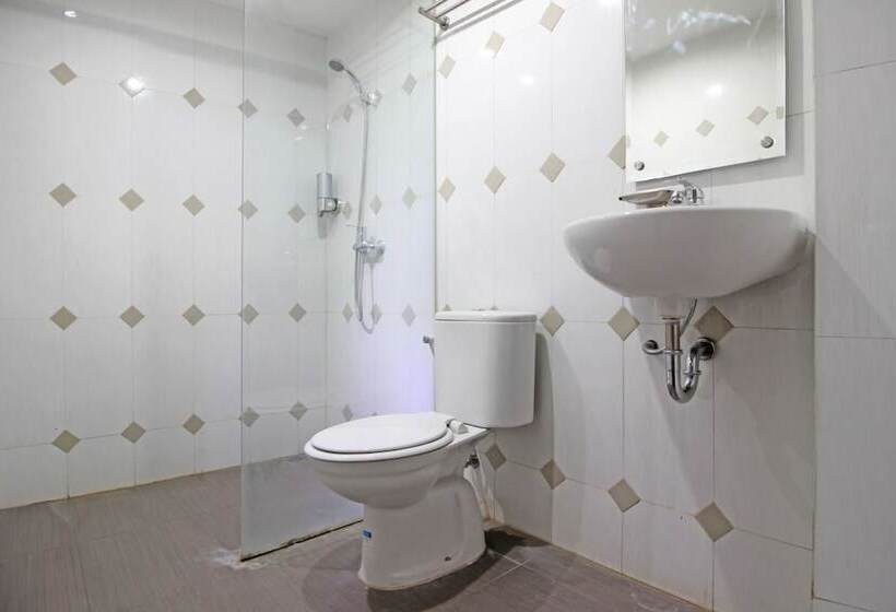 Otel Reddoorz Near Uns Solo