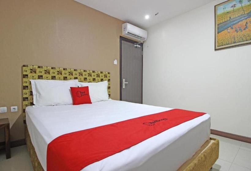 Otel Reddoorz Near Uns Solo