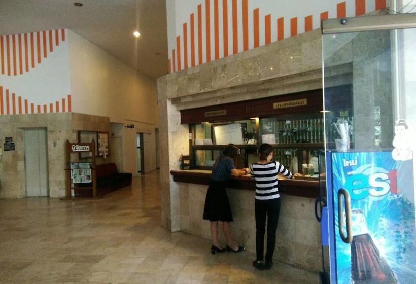 Отель Supanich Railway Station