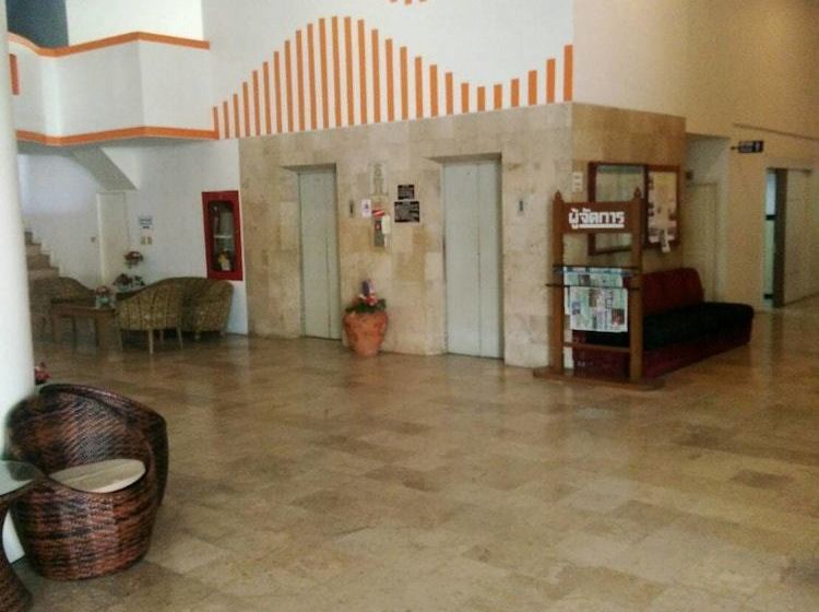 Отель Supanich Railway Station