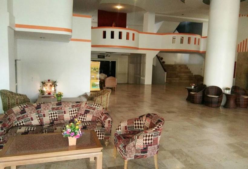 Отель Supanich Railway Station