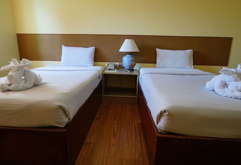 Отель Supanich Railway Station