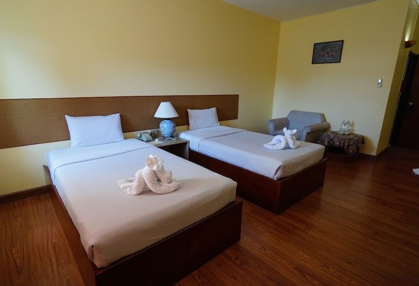 Отель Supanich Railway Station