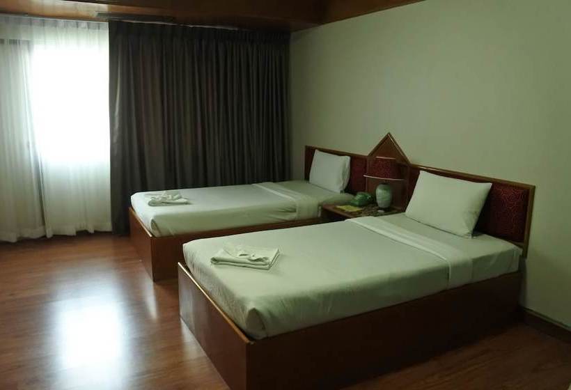 Отель Supanich Railway Station