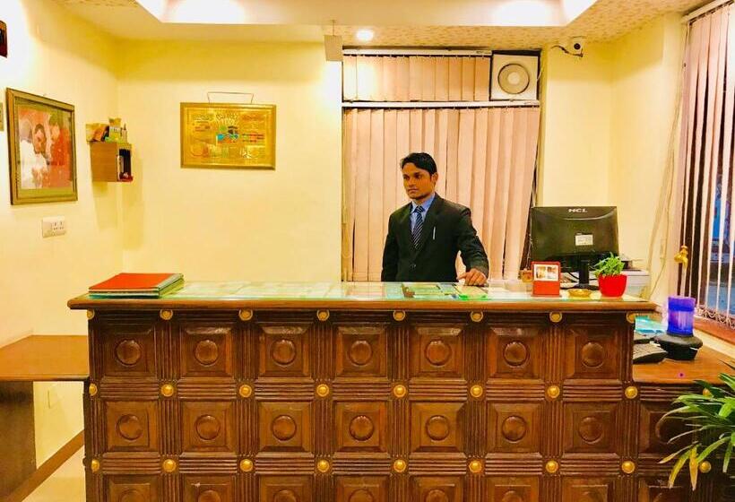 Hotel Tuk Tuk Backpackers Near Railway Station Jaipur