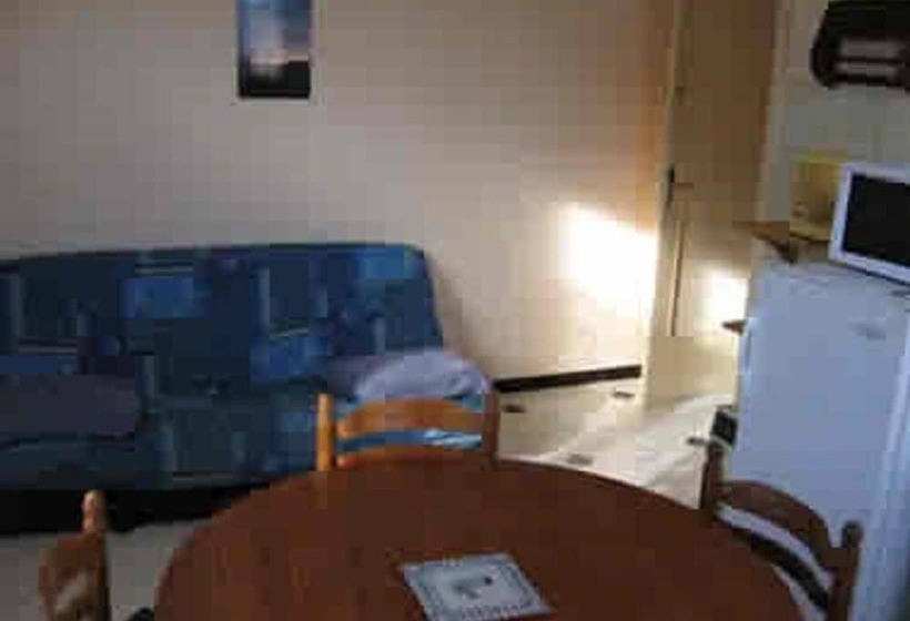 Camping De L Agly. Gites