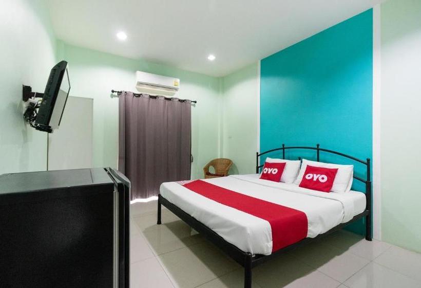 בית מלון כפרי Oyo 842 Samsiri Resort