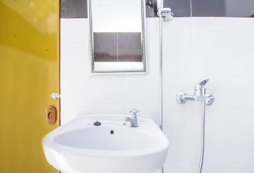 Отель Spot On 3178 Homestay Sampalan Indah Ii