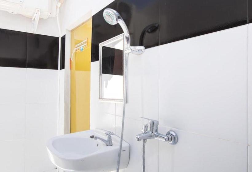 Отель Spot On 3178 Homestay Sampalan Indah Ii