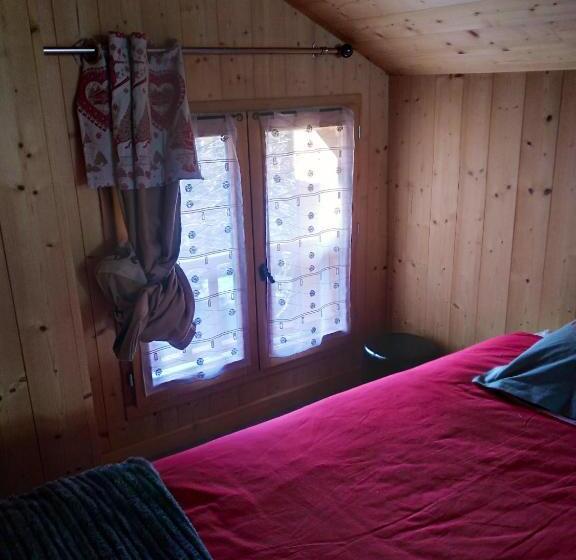 Studio Confortable A Taninges 25 M² Avec Vue Sur Jardin