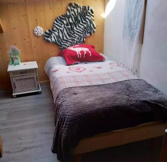 Studio Confortable A Taninges 25 M² Avec Vue Sur Jardin