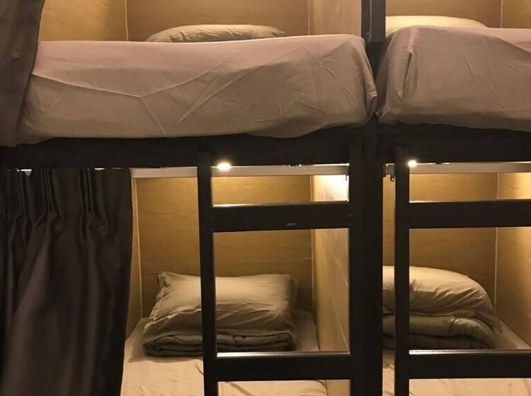 ユースホステル Downtown Bunkers